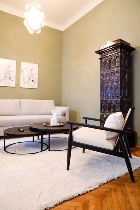 Boutique Suite Near Museum District Відень Екстер'єр фото