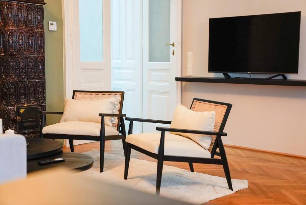 Boutique Suite Near Museum District Відень Екстер'єр фото